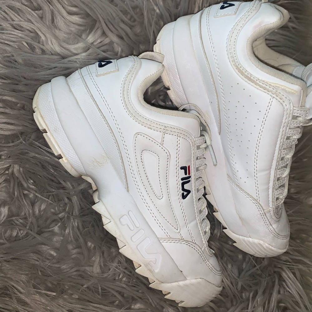 Chunky Fila Disrupter 2’s!!